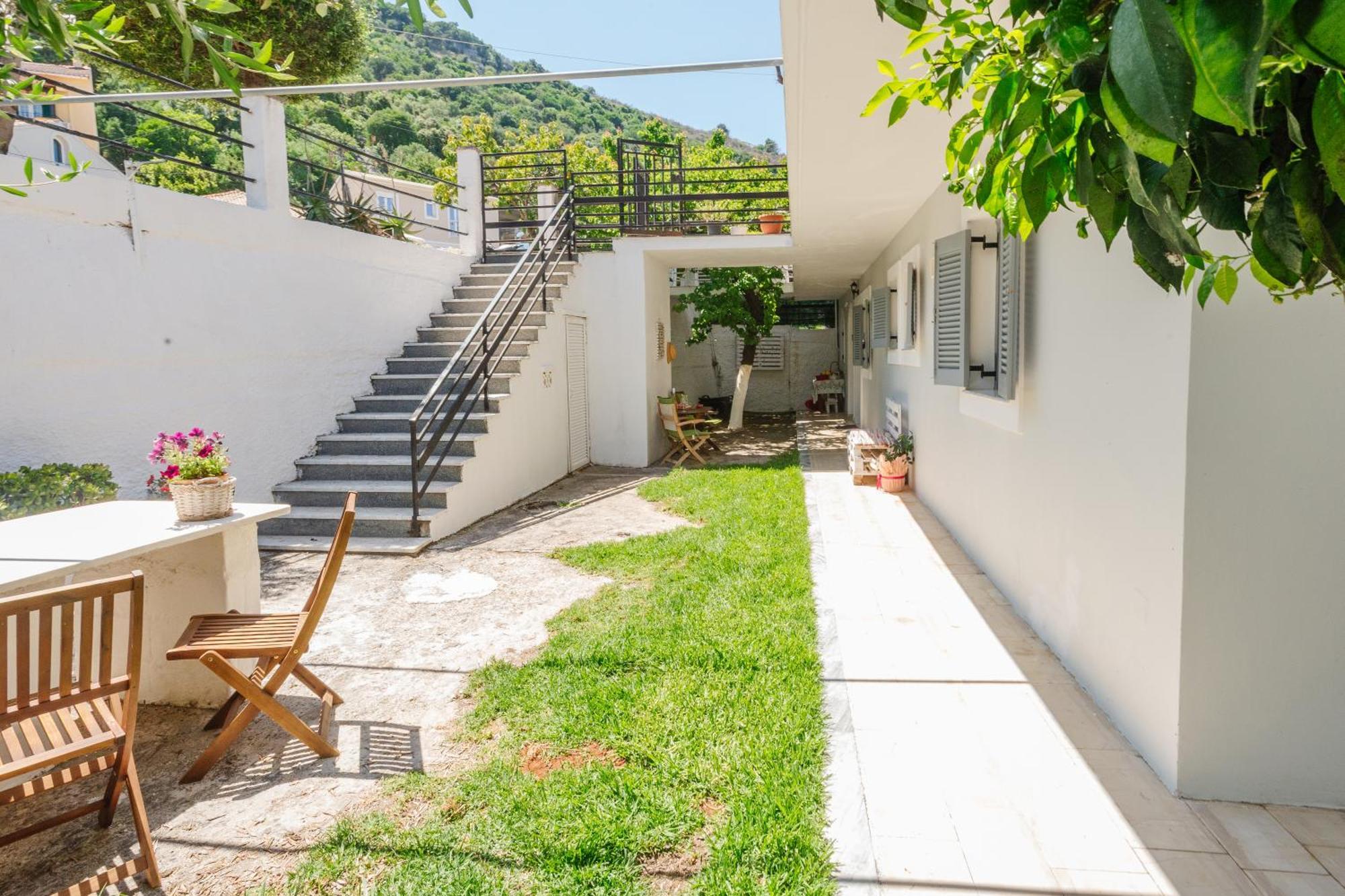 George And Danai Apartments Kassiopi Eksteriør billede