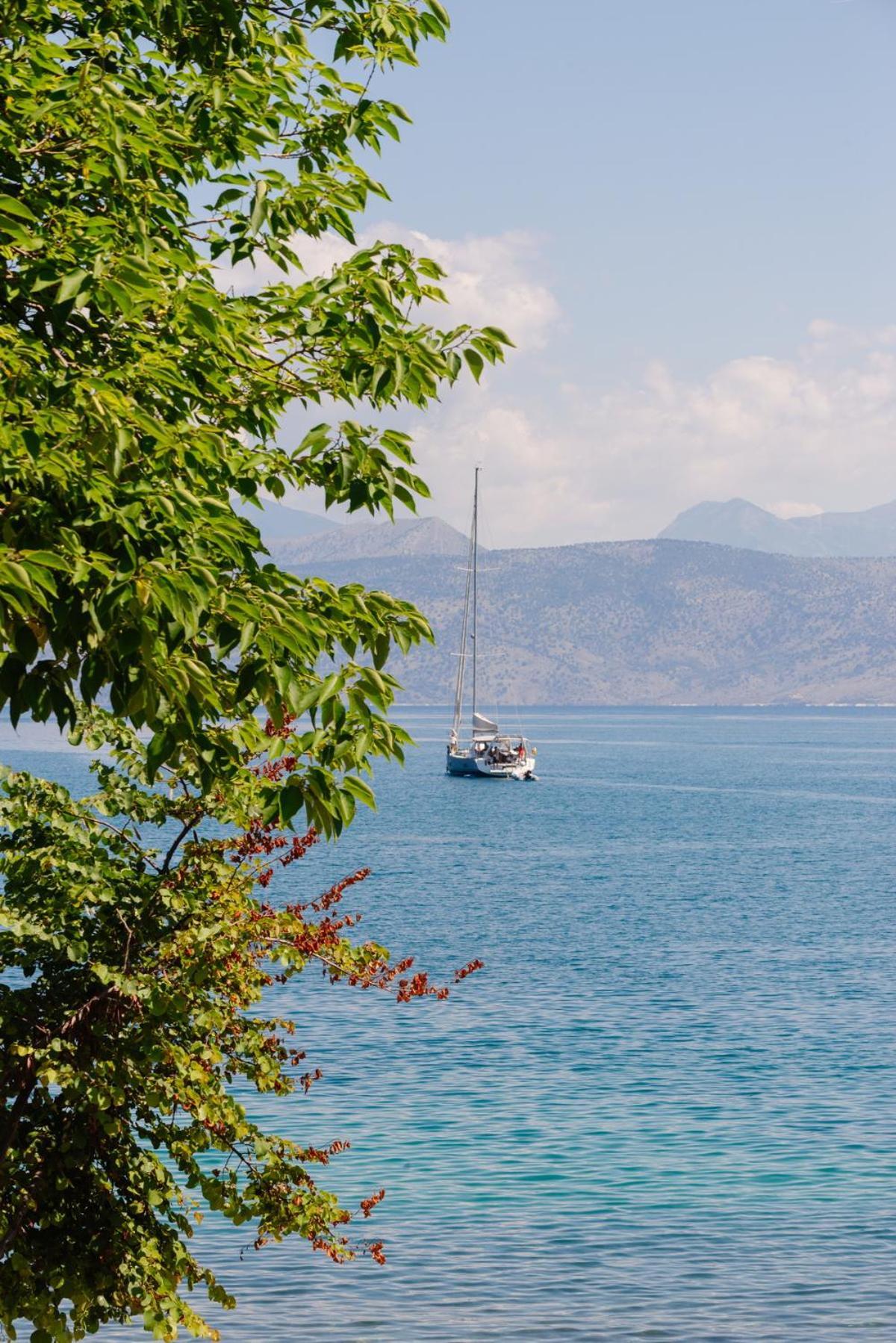 George And Danai Apartments Kassiopi Eksteriør billede